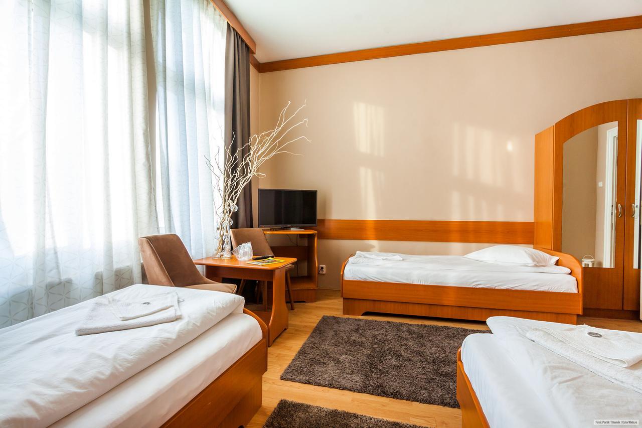Szilagyi Hotel&Restaurant Gheorgheni  Bagian luar foto
