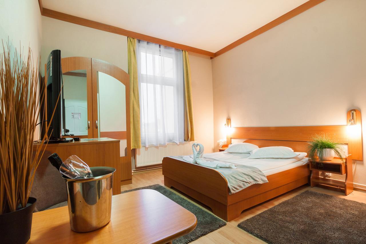 Szilagyi Hotel&Restaurant Gheorgheni  Bagian luar foto